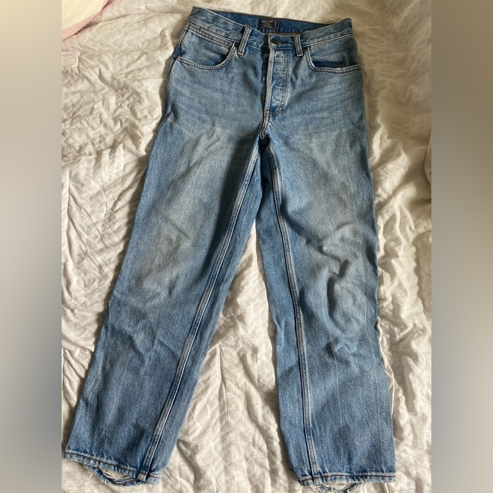 Abercrombie High Rise Vintage Straight Fit Jeans